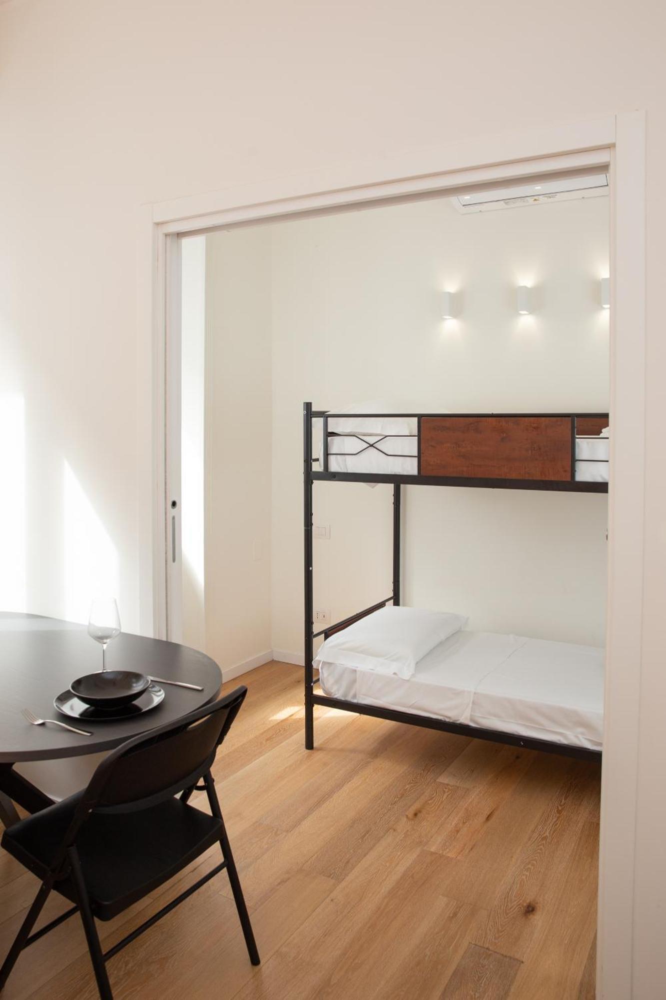 Klimt Central Station - Two Room Apartment ميلان المظهر الخارجي الصورة